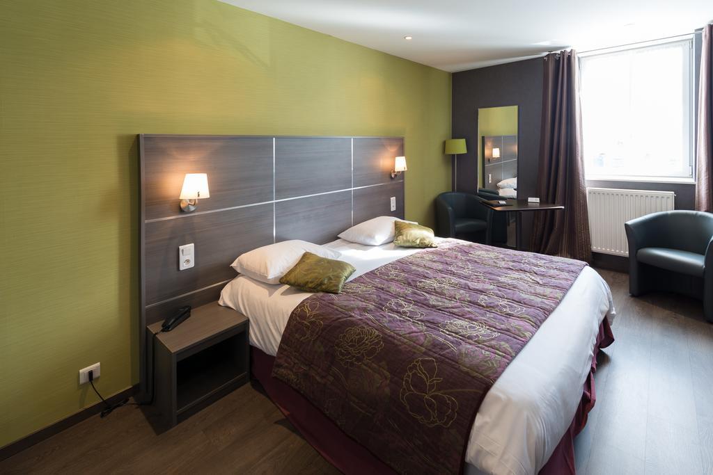 Hotel Saint-Pierre Понтарлье Номер фото